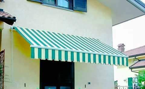 Bạt che nắng mưa dạng mái hiên