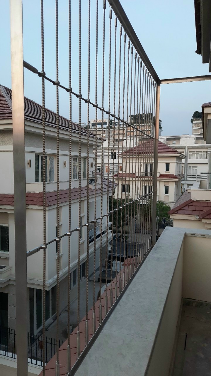 Cáp tăng đơ ban công